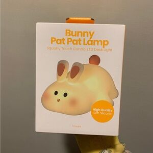 Bunny pat pat lamp